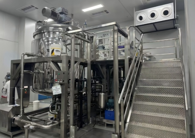 真空均質(zhì)乳化機(jī)5000L(非標(biāo)款)